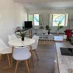 아파트 Cozy With Terrace - Old Town *