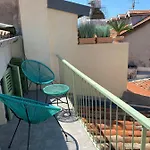 아파트 Cozy With Terrace - Old Town *